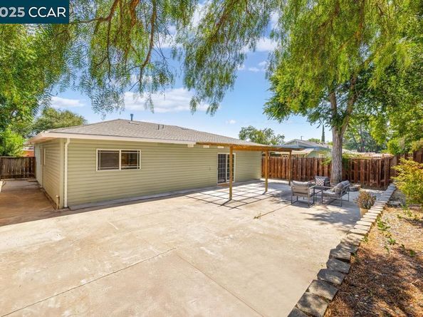 2087 Brook St, Concord CA 94520