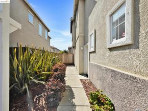 1111 Greystone Ct, Richmond CA 94806