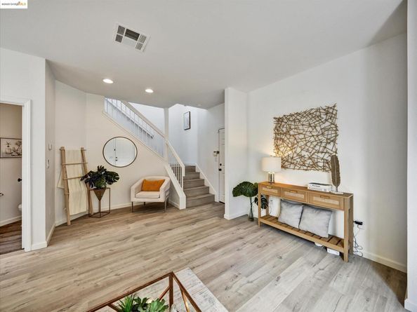 1111 Greystone Ct, Richmond CA 94806