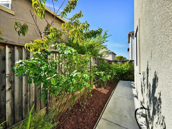 1111 Greystone Ct, Richmond CA 94806