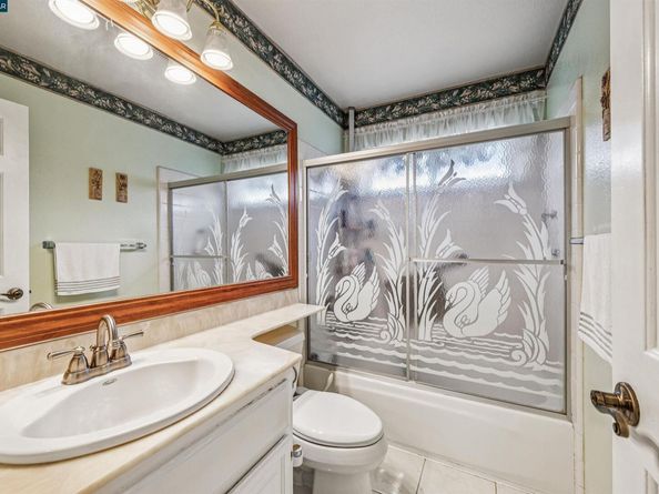 3232 Highpointe Ct, Richmond CA 94806