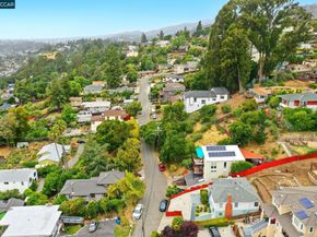 7968 Michigan Ave, Oakland CA 94605