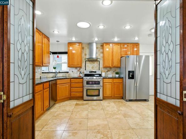 7968 Michigan Ave, Oakland CA 94605