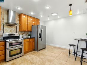 7968 Michigan Ave, Oakland CA 94605