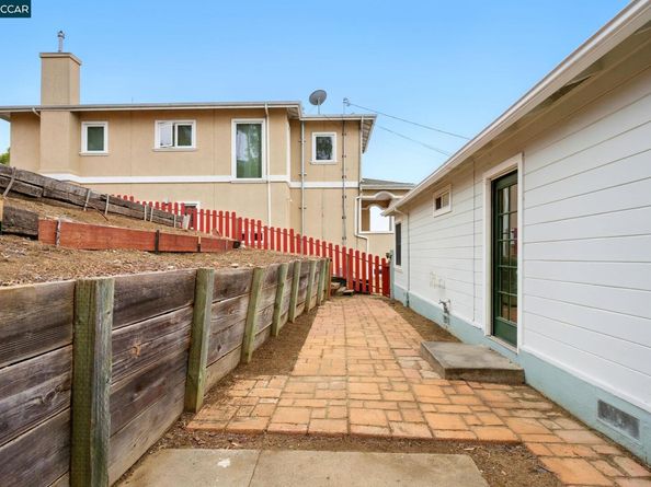 7968 Michigan Ave, Oakland CA 94605