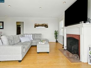 7968 Michigan Ave, Oakland CA 94605