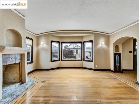 4211 Market St, Oakland CA 94608