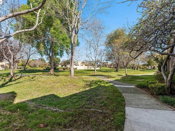 1149 Bismarck Ln, Alameda CA 94502