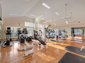 220 Marina Lakes Dr, Richmond CA 94804