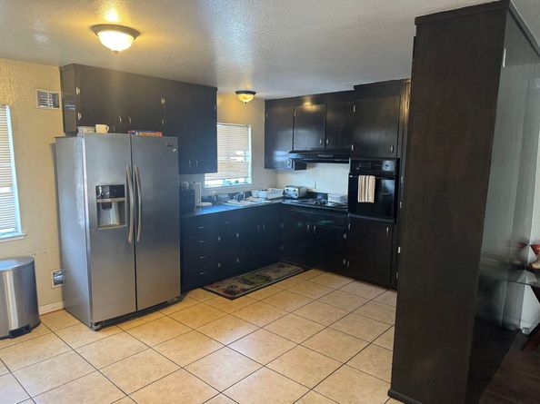 1927 82Nd Ave, Oakland CA 94621