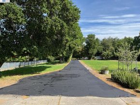 401 Pine Creek Road, Walnut Creek CA 94598