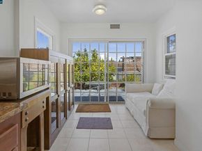 6727 W 87Th Pl, Los Angeles CA 90045