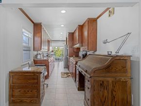 6727 W 87Th Pl, Los Angeles CA 90045