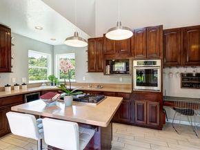 10353 Royal Oak Rd, Oakland CA 94605