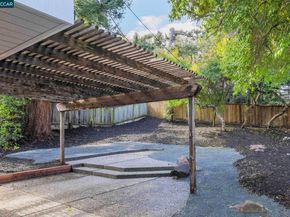 2185 Greenridge Dr, Richmond CA 94803