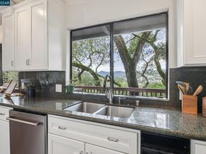 858 Mountain View Dr, Lafayette CA 94549