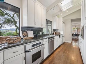 858 Mountain View Dr, Lafayette CA 94549