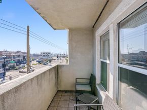 1515 14Th Ave 305, Oakland CA 94606