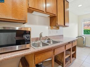 1160 Kenwal Rd D, Concord CA 94521