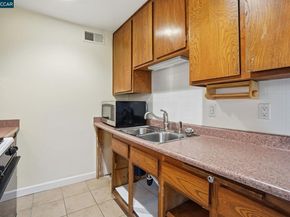 1160 Kenwal Rd D, Concord CA 94521