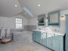 1427 Bay St, Alameda CA 94501