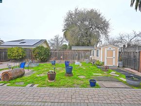 1013 Pleasant Valley Dr, Pleasant Hill CA 94523