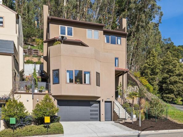 2588 Scout Rd, Oakland CA 94611