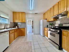 1541 152Nd Ave, Ashland CA 94578