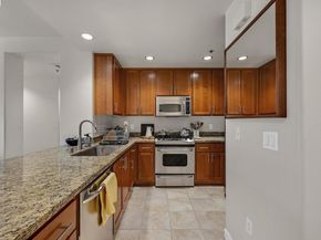 423 7Th St 220, Oakland CA 94607