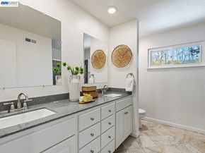 14 E Leeds Ct, Danville CA 94526