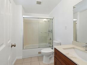 2122 E 25th St, Oakland CA 94606