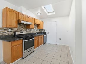 2122 E 25th St, Oakland CA 94606