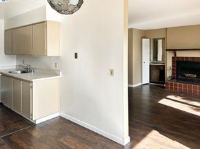 5335 Broadway Terrace 204, Oakland CA 94618