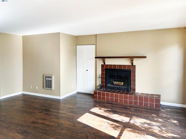 5335 Broadway Terrace 204, Oakland CA 94618