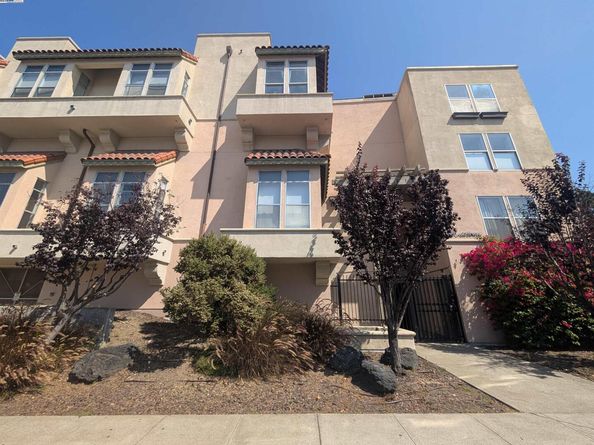 425 28Th St 101B, Oakland CA 94609