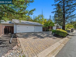 4 Brookdale Court, Alamo CA 94507