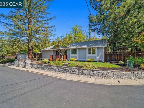4 Brookdale Court, Alamo CA 94507