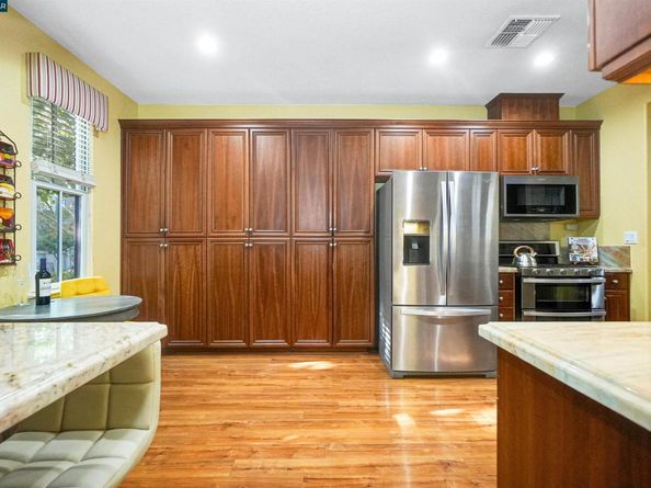 2165 Railroad Ave, Hercules CA 94547