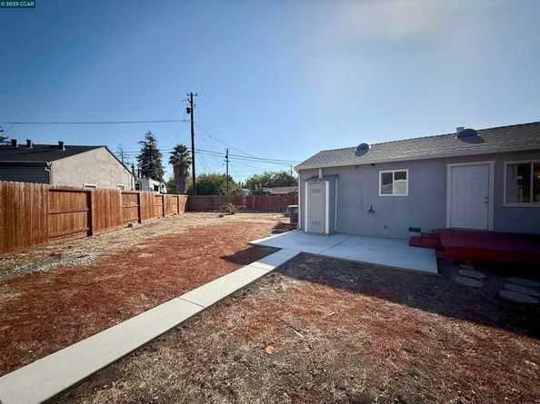 2311 Crescent Dr, Concord CA 94520