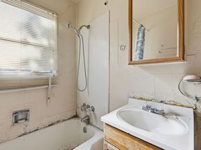 9308 F St, Oakland CA 94603