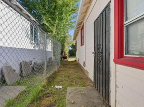 9308 F St, Oakland CA 94603