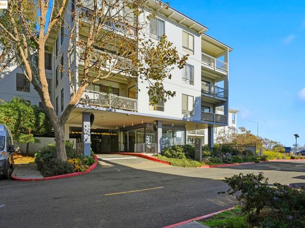 2 Admiral Drive B276, Emeryville CA 94608