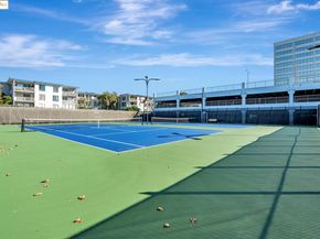 2 Admiral Drive B276, Emeryville CA 94608