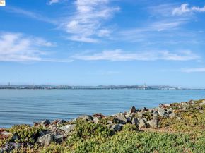 2 Admiral Drive B276, Emeryville CA 94608