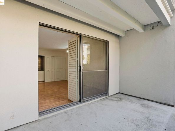 2 Admiral Drive B276, Emeryville CA 94608