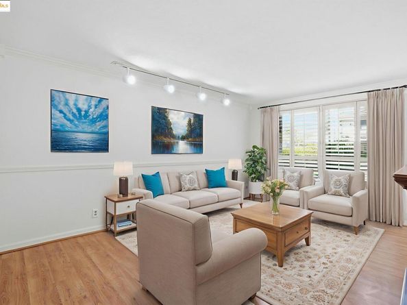 2 Admiral Drive B276, Emeryville CA 94608