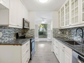 2 Admiral Drive B276, Emeryville CA 94608