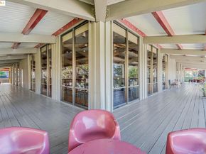 2 Admiral Drive B276, Emeryville CA 94608