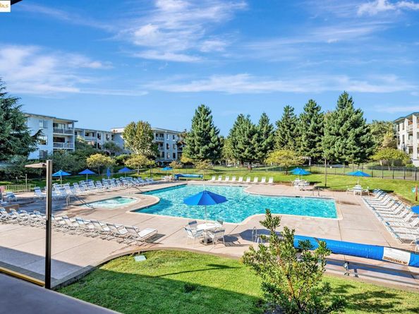 2 Admiral Drive B276, Emeryville CA 94608