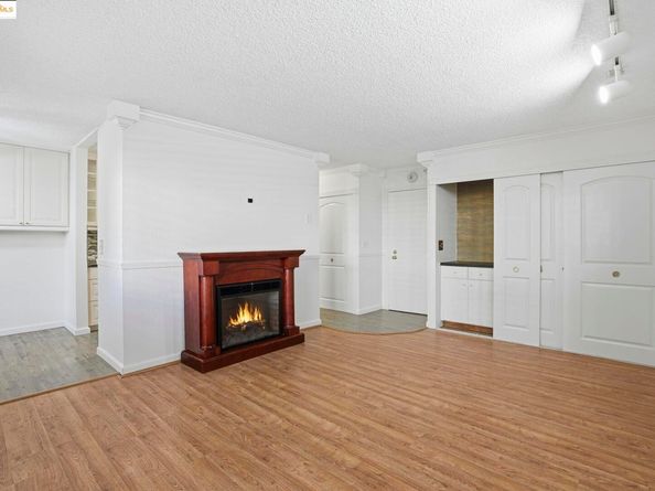 2 Admiral Drive B276, Emeryville CA 94608